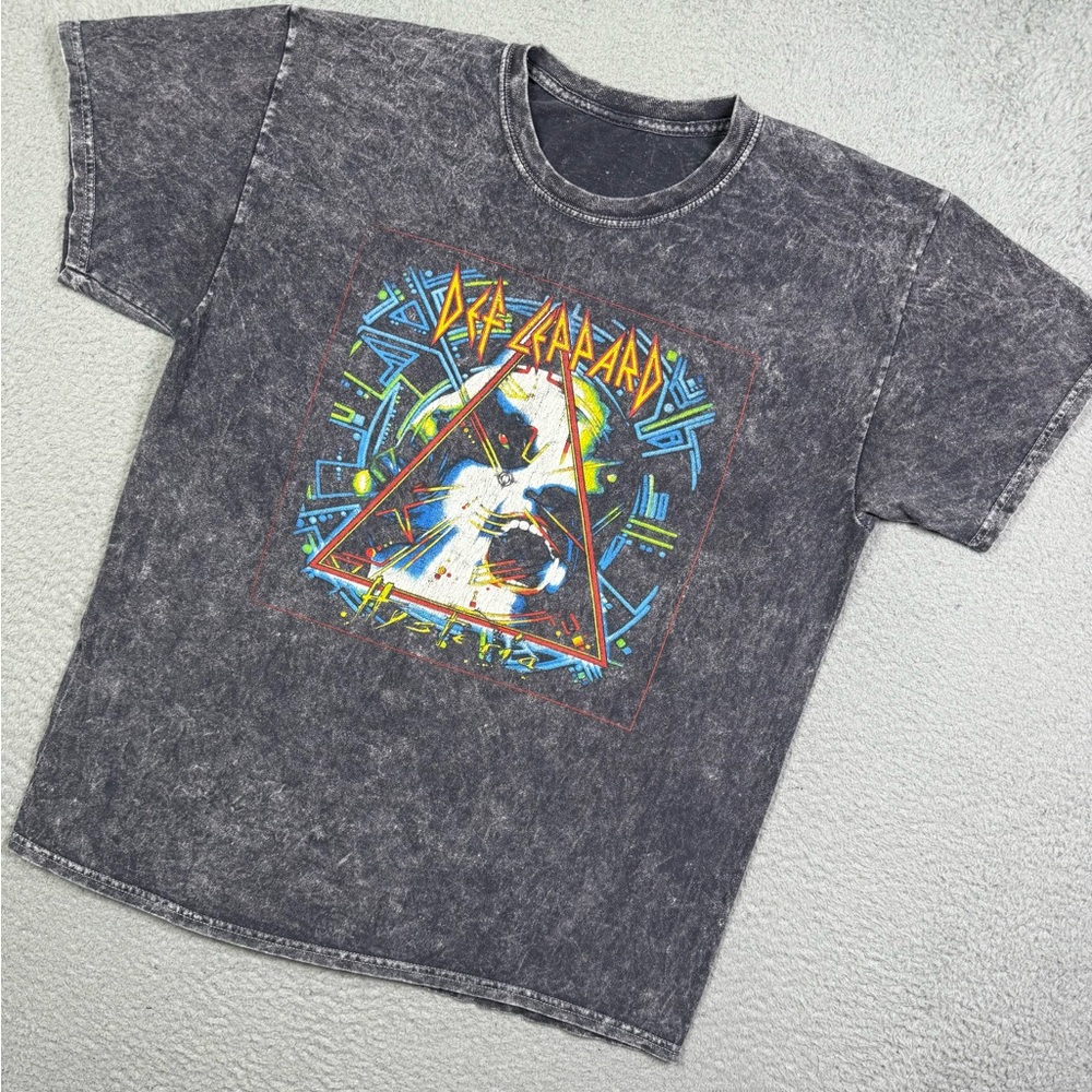 Def Leppard band T-shirt
